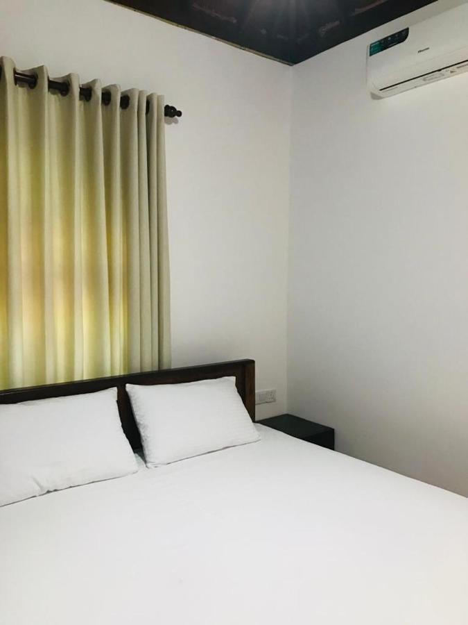 Hotel Langama Thena - ළඟම තැන Anuradhapura Esterno foto