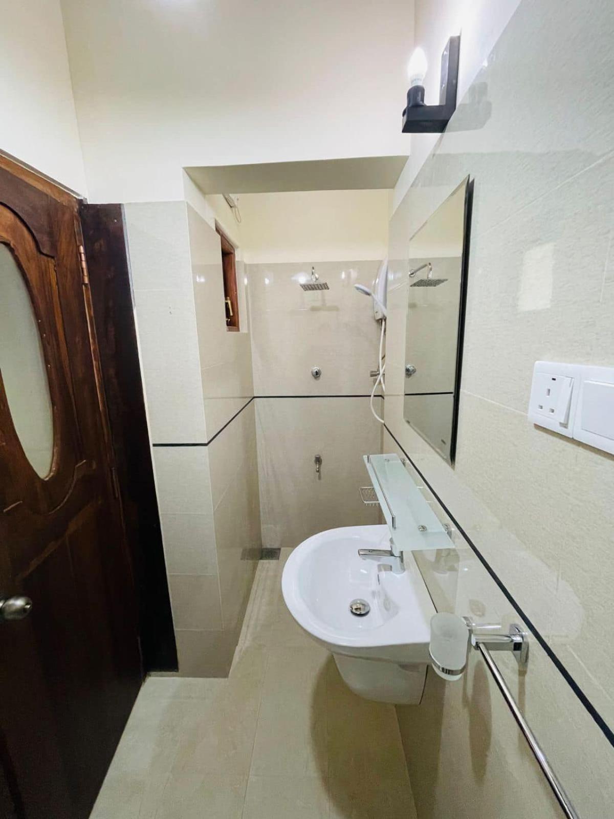 Hotel Langama Thena - ළඟම තැන Anuradhapura Esterno foto